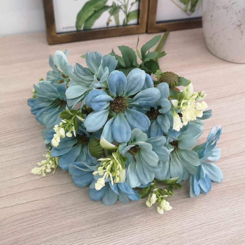 Искусственные цветы на могилу в Димитровграде | Цветы искусственные «Ромашки с бутонами», голубые, букет