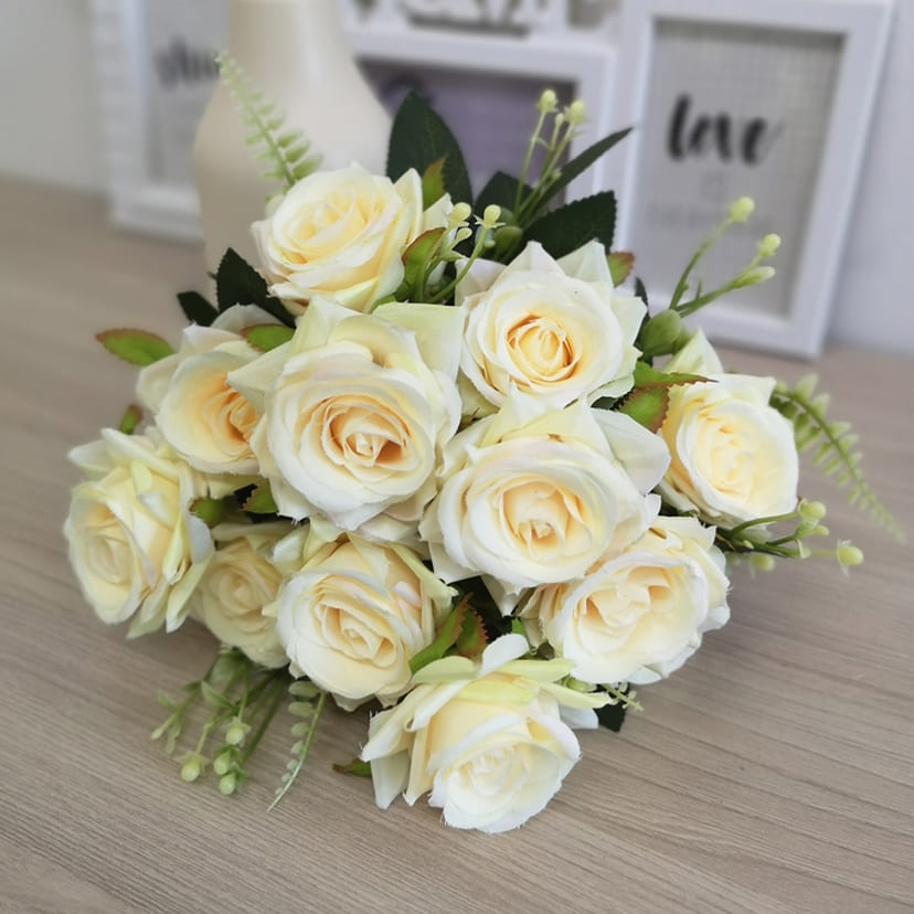 Искусственные цветы на могилу в Димитровграде | Цветы искусственные «Розы острые», молочно-персиковые, букет