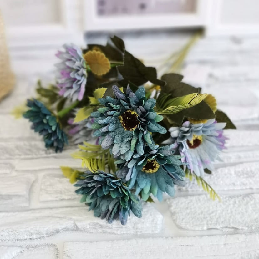 Искусственные цветы на могилу в Димитровграде | Цветы искусственные «Ромашки», фиолетово-голубые, букет