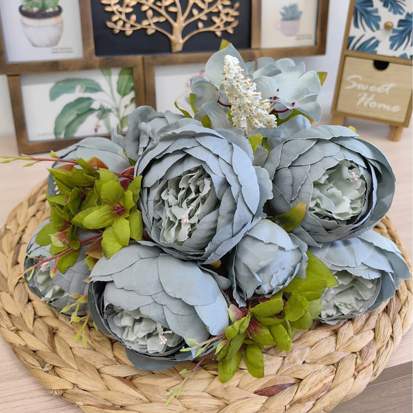 Искусственные цветы на могилу в Димитровграде | Цветы искусственные «Пионы», серо-голубые, букет